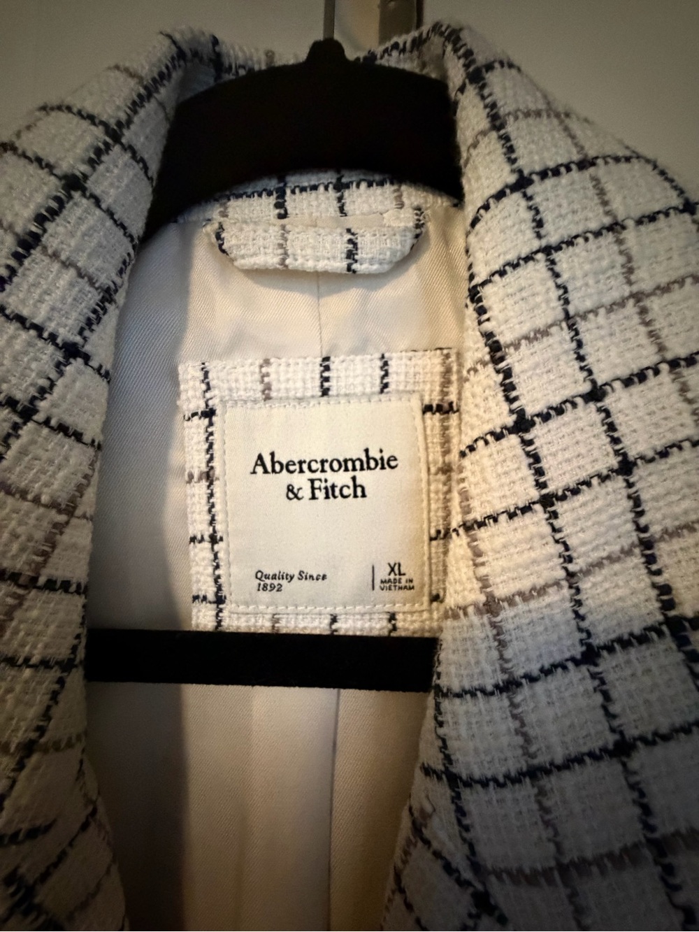 Abercrombie & Fitch White Blazer with Navy Windowpane Check - Picture 3 of 5